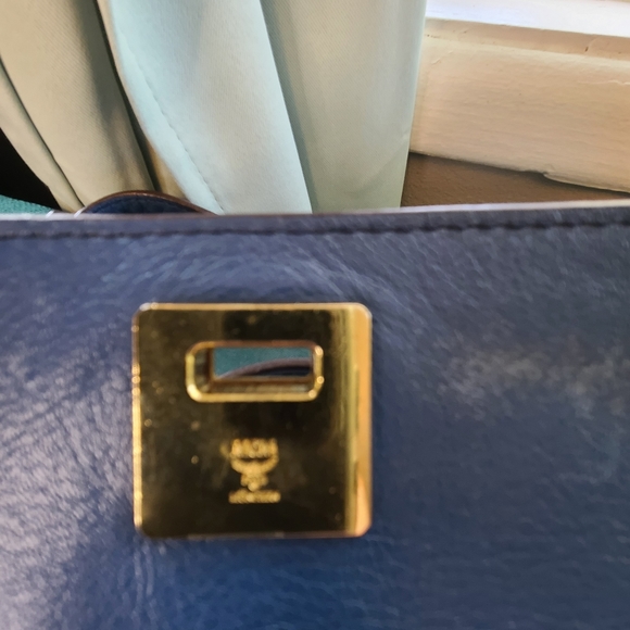 *SOLD* MCM Leather Crossbody Shoulderbag VGC W/ Dustbag - Picture 9 of 12